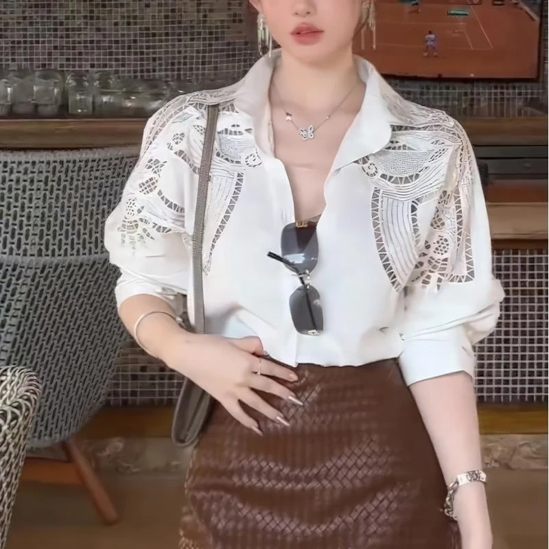 VOCKOO官方2025早春绝美新款镂空设计感蕾丝衬衫时髦别致简约白色