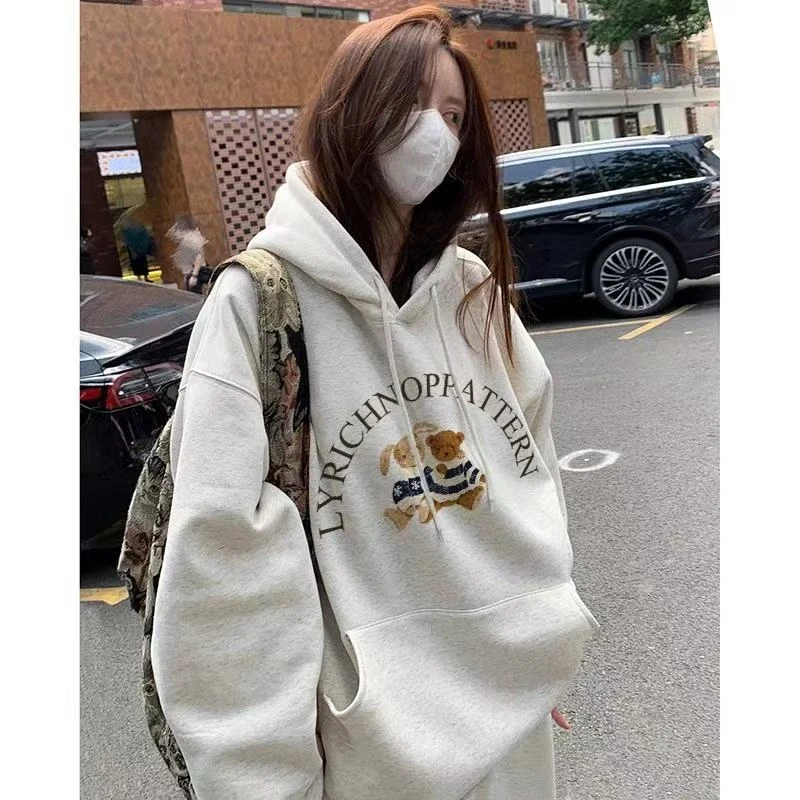 学院风新款小熊刺绣连帽卫衣女宽松套头显瘦A031