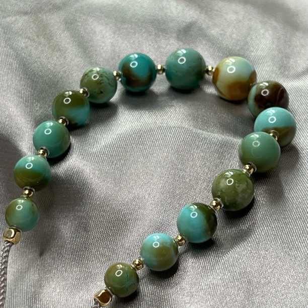 绿松石水波纹圆珠锁骨项链尺寸7.4～11.4mm重18.57克