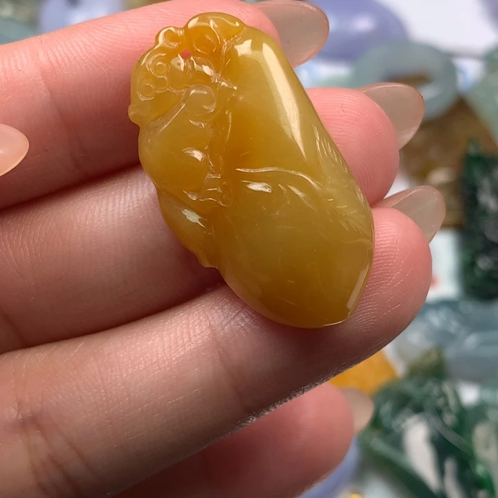 翡翠未镶嵌颈饰翡翠