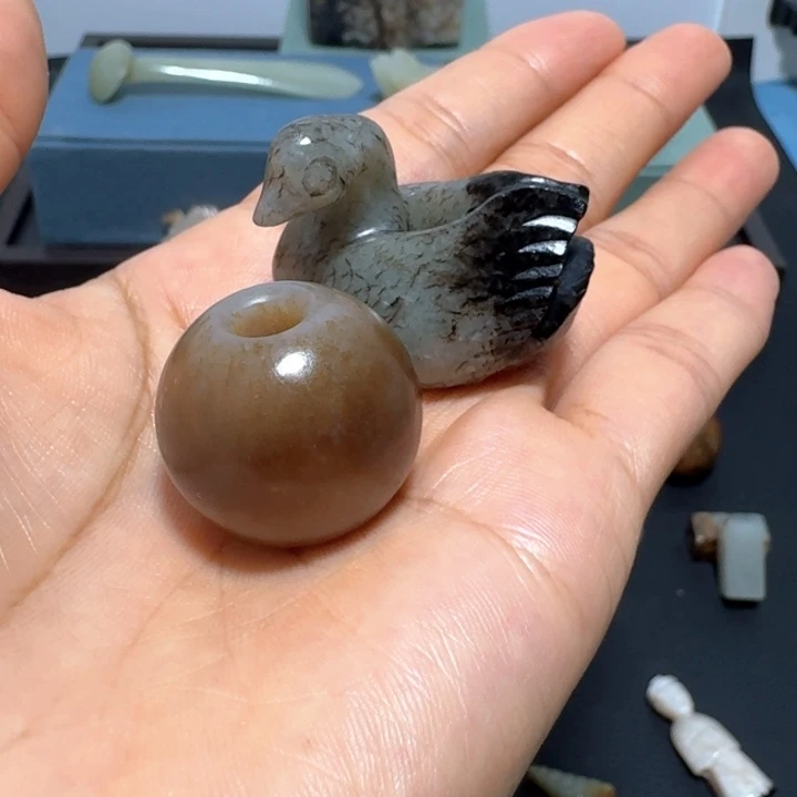 和田玉未镶嵌颈饰最**玉