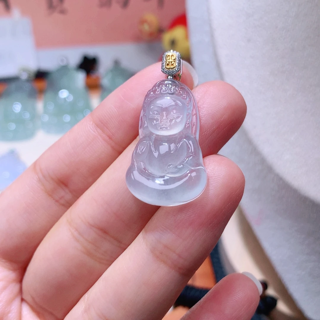 颈饰18K金镶嵌翡翠宝宝观音