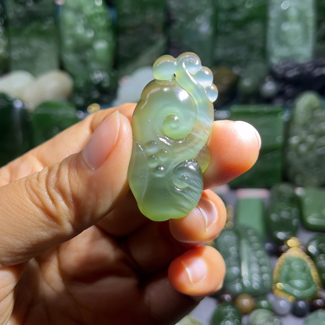 和田玉未镶嵌颈饰