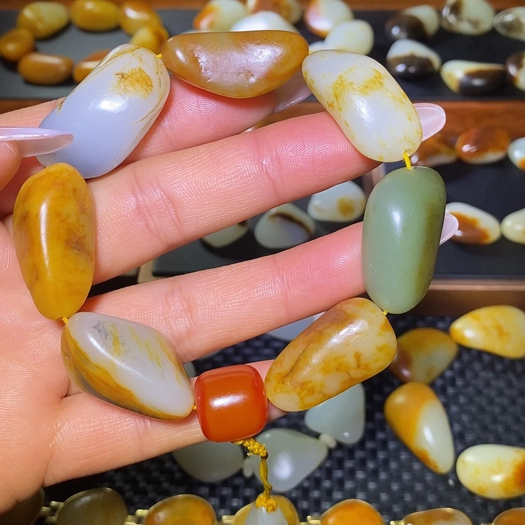 和田玉未镶嵌手串