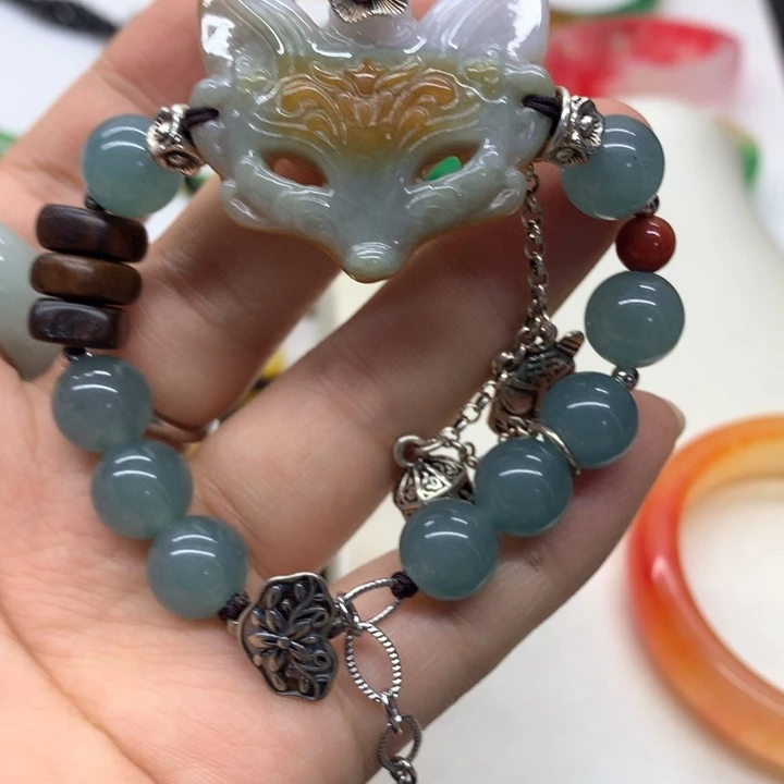 颈饰未镶嵌翡翠吊坠