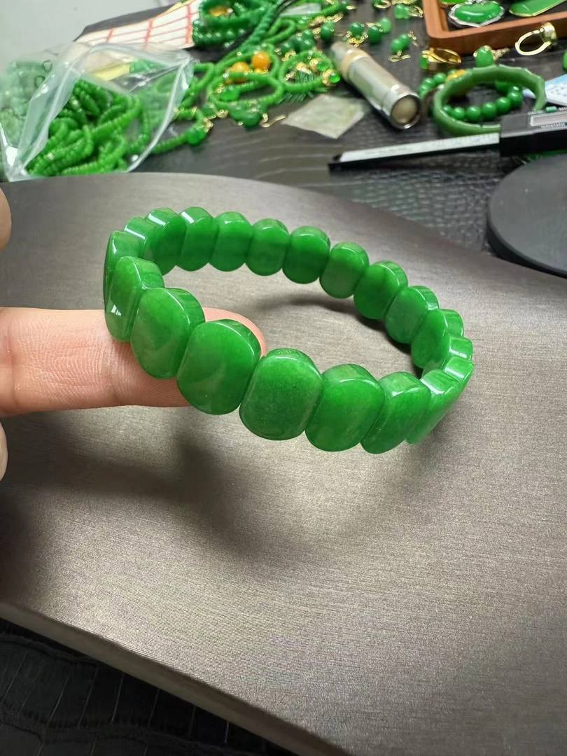 翡翠手链气质时尚