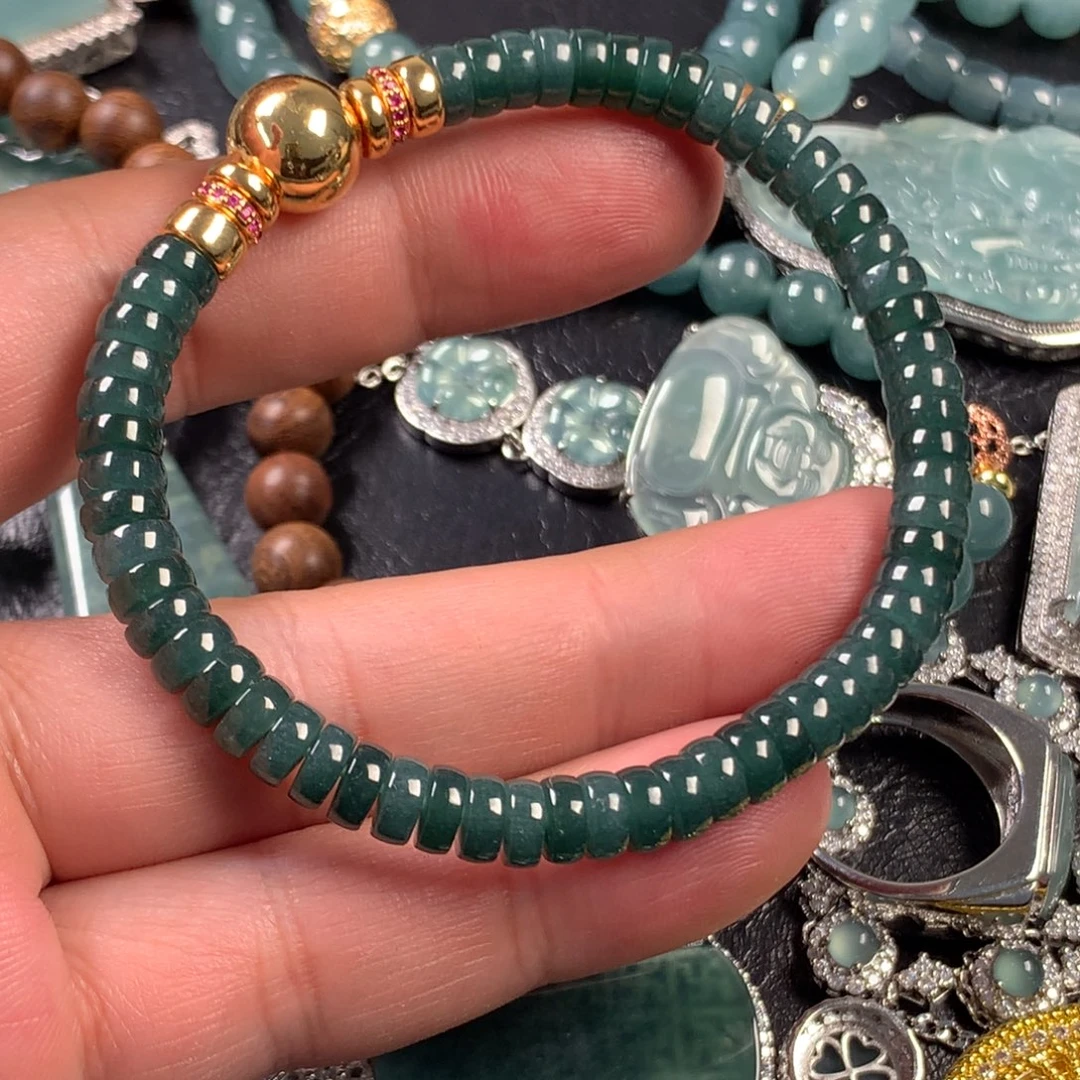 翡翠未镶嵌颈饰直切