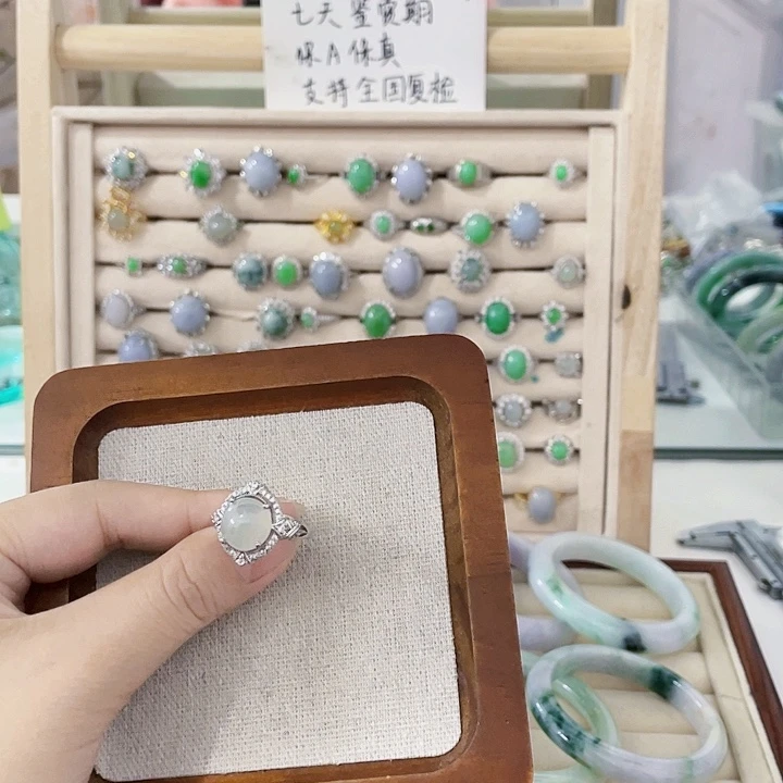 翡翠未镶嵌颈饰天然翡翠Ａ货