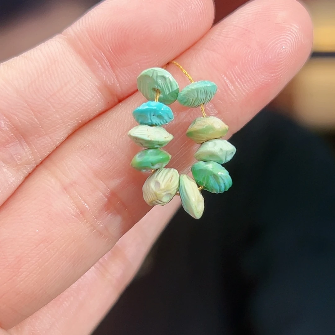 绿松石未镶嵌珠宝奇石