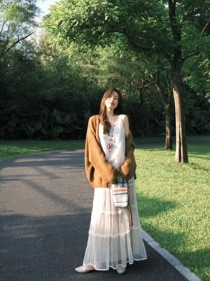 2025秋季新款美拉德松弛感慵懒风咖色毛针织开衫外套女百搭半身裙