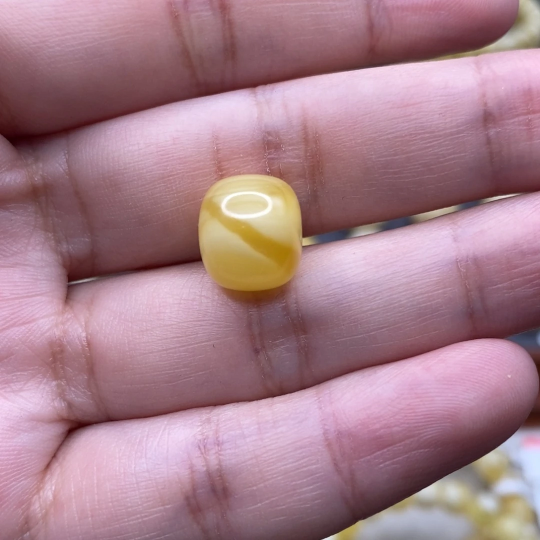 蜜蜡未镶嵌珠宝奇石12*10.4