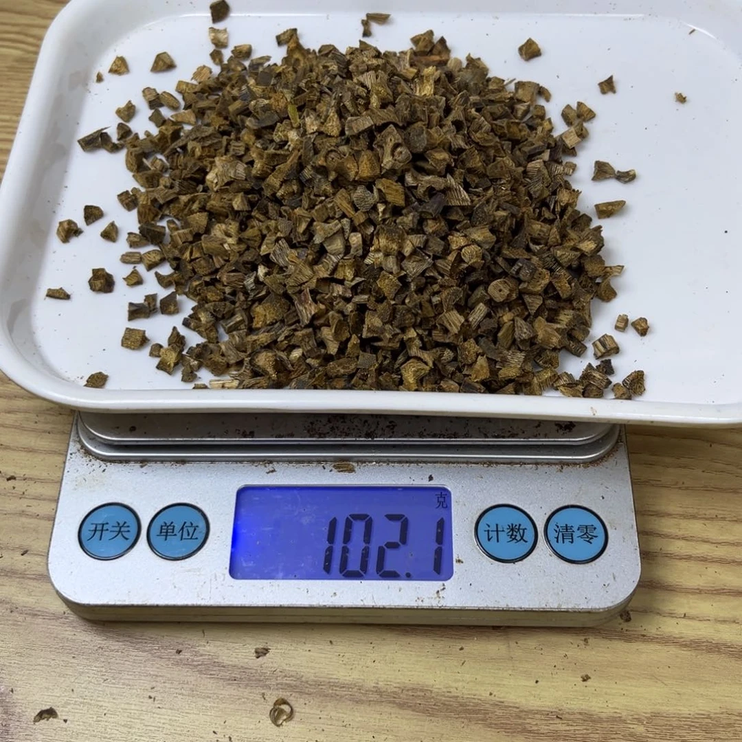 慕***主沉香碎屑沉香白棋102 克。