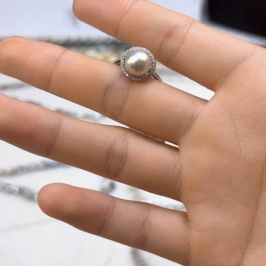 城***声海水珍珠颈饰未镶嵌