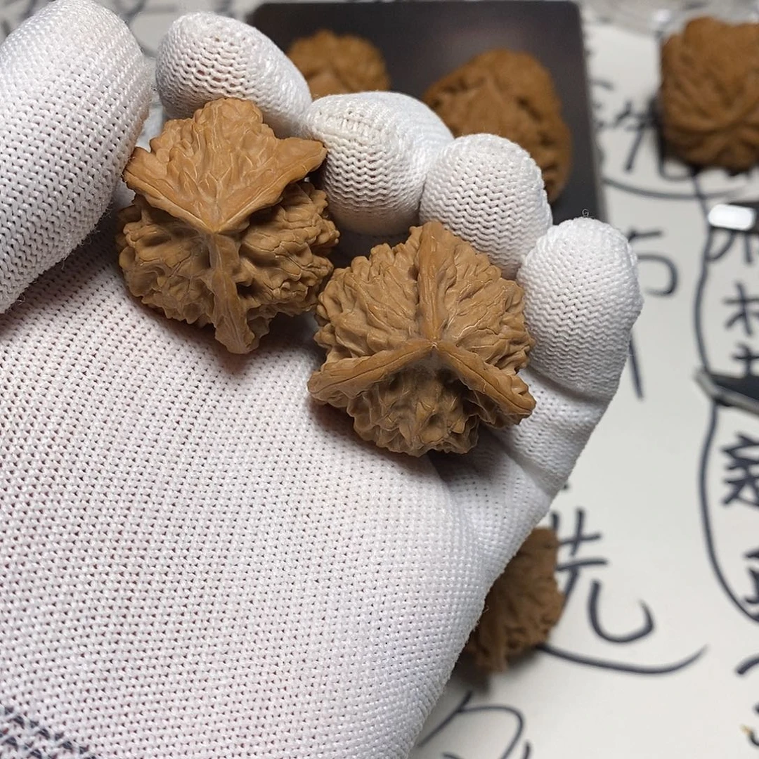 看***孕把件文玩核桃32三棱
