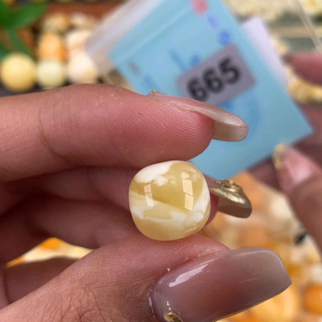 琥珀珠宝奇石未镶嵌12.2