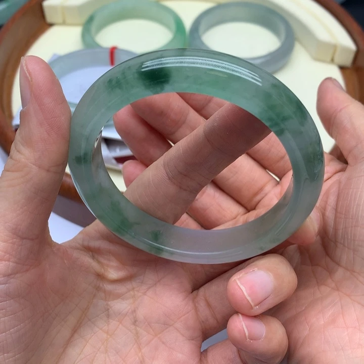 嵊***号手镯圈口58.1宽11.7的