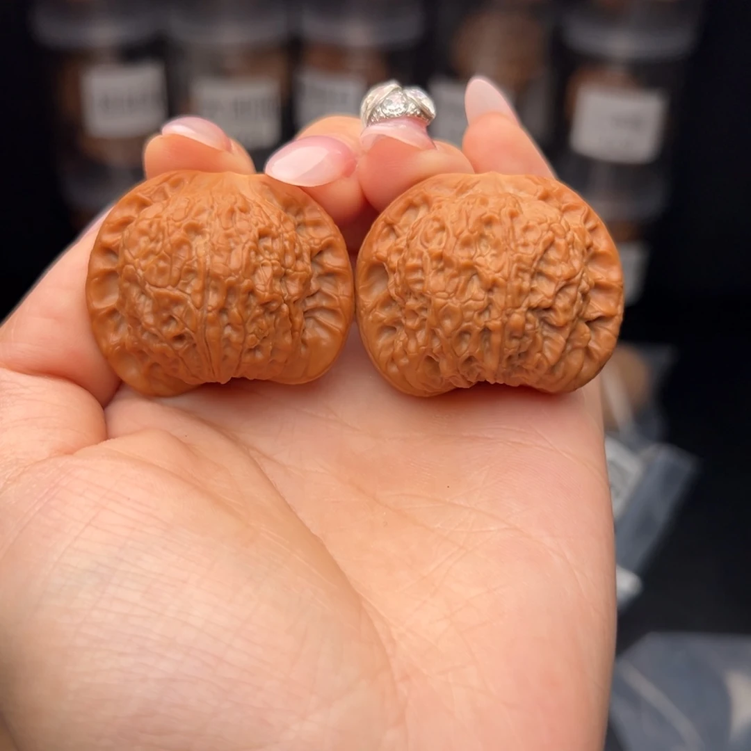 文玩核桃吊坠北****血麒麟