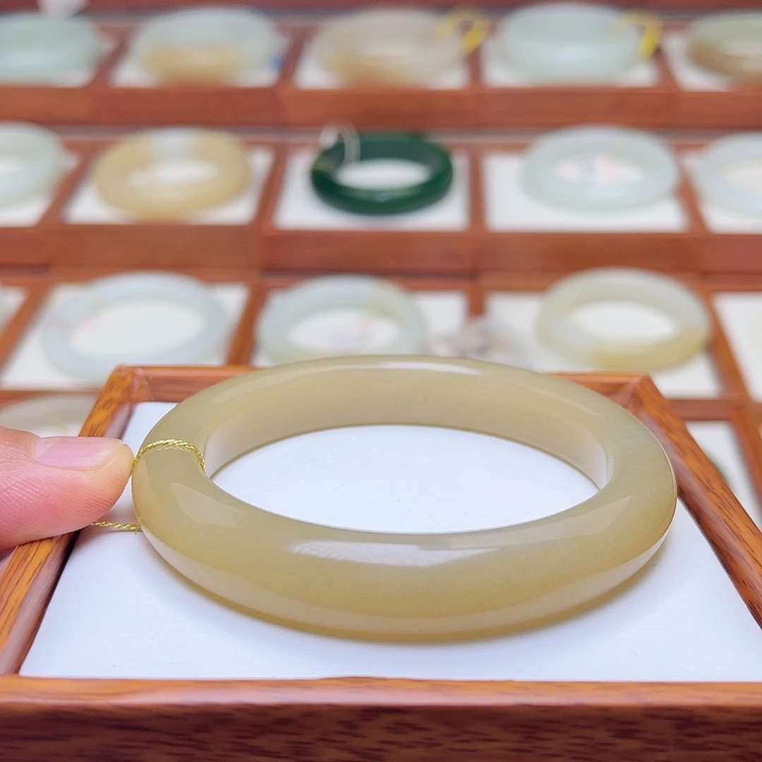 和田玉手镯未镶嵌58.6