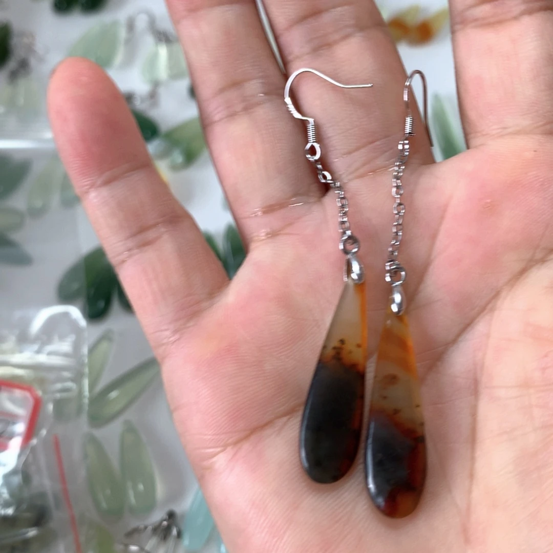 蛇纹石玉未镶嵌耳环