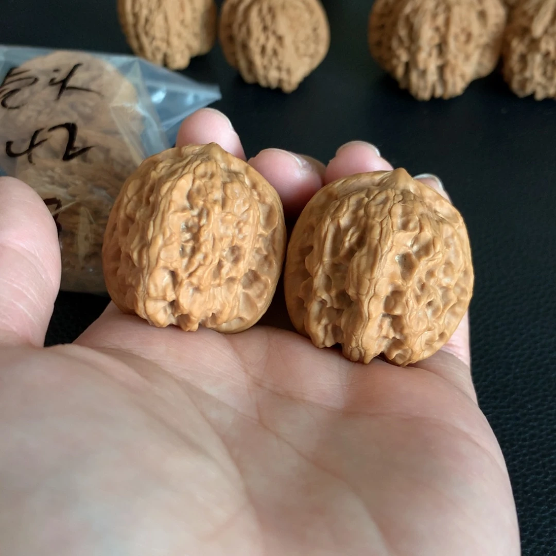 文玩核桃把件西**生野狼35