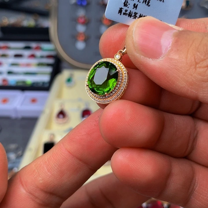 碧玺颈饰18K金镶嵌碧玺