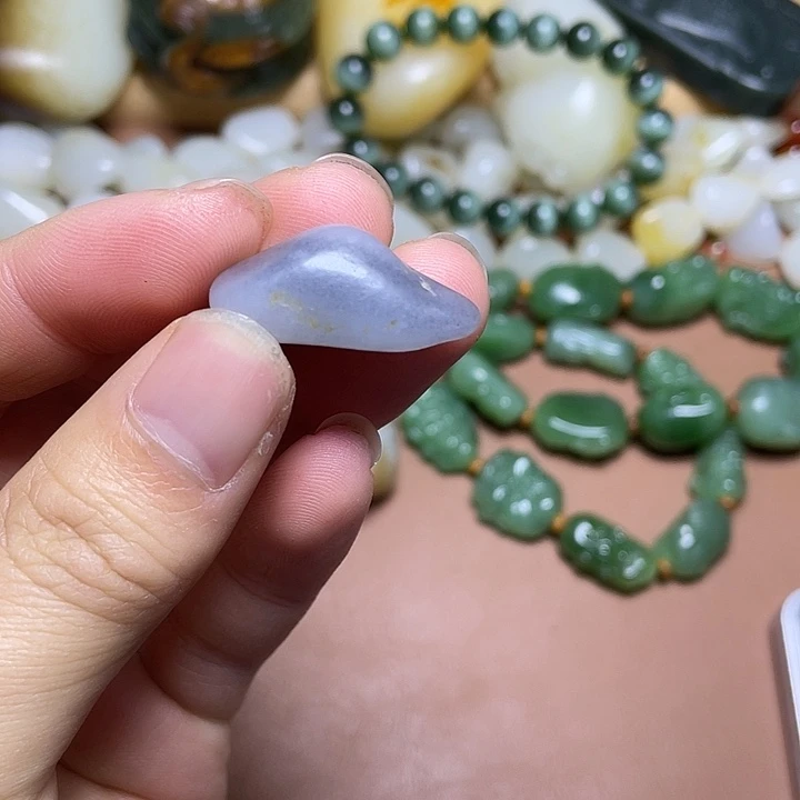 和田玉（糖玉）未镶嵌珠宝奇石