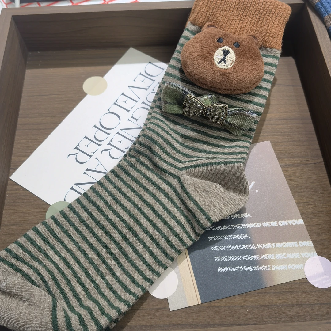 A806咖色小熊蝴蝶结袜子