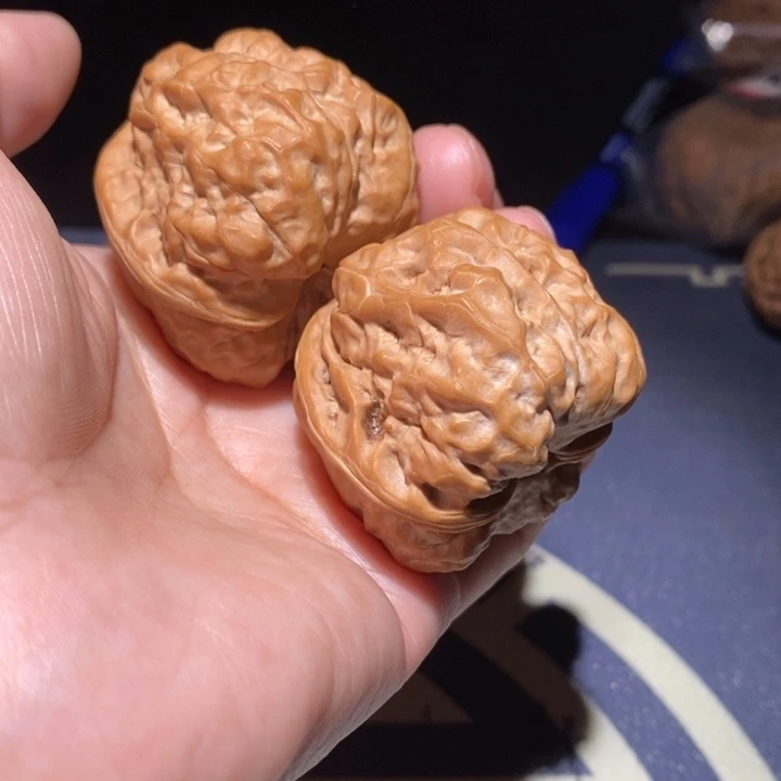 文玩核桃吊坠41×43蛤蟆头