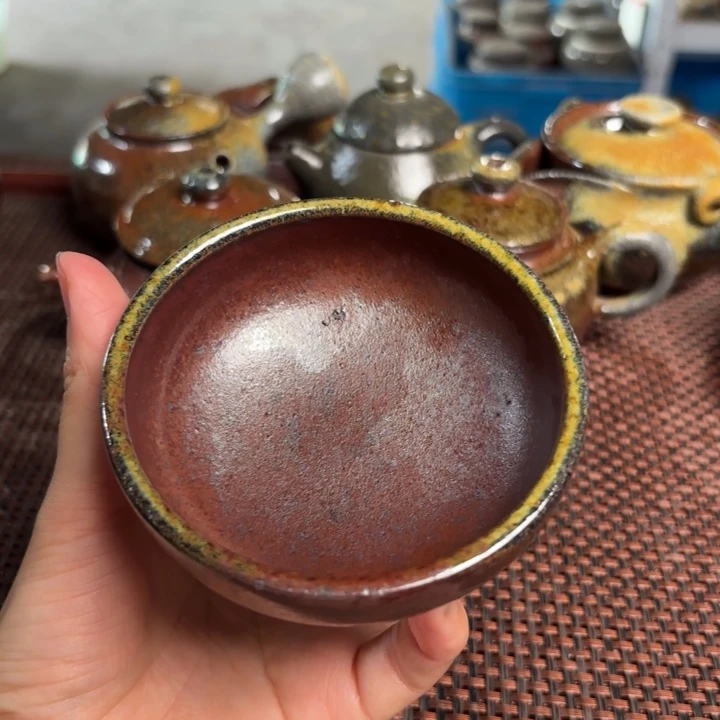 茶杯紫砂瑕小普洱