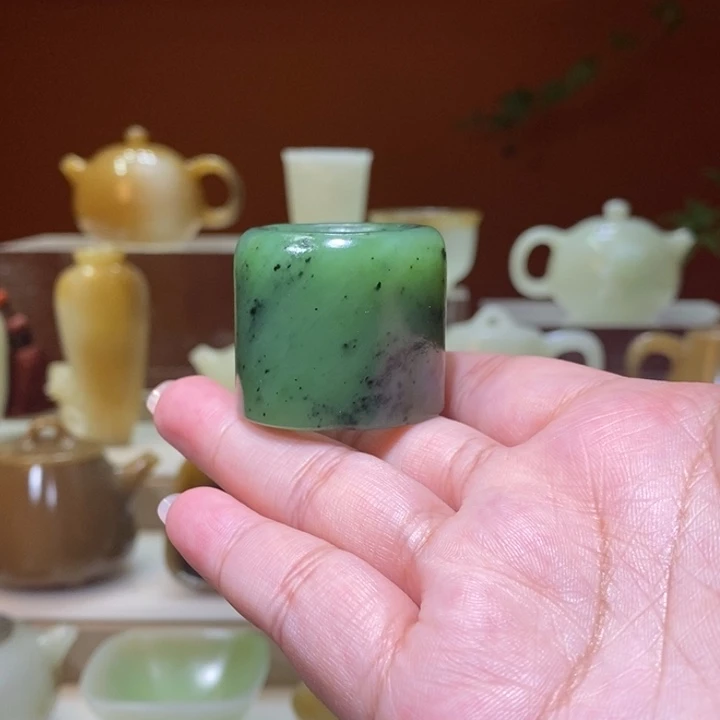 未镶嵌和田玉摆件北***蚁碧玉扳指