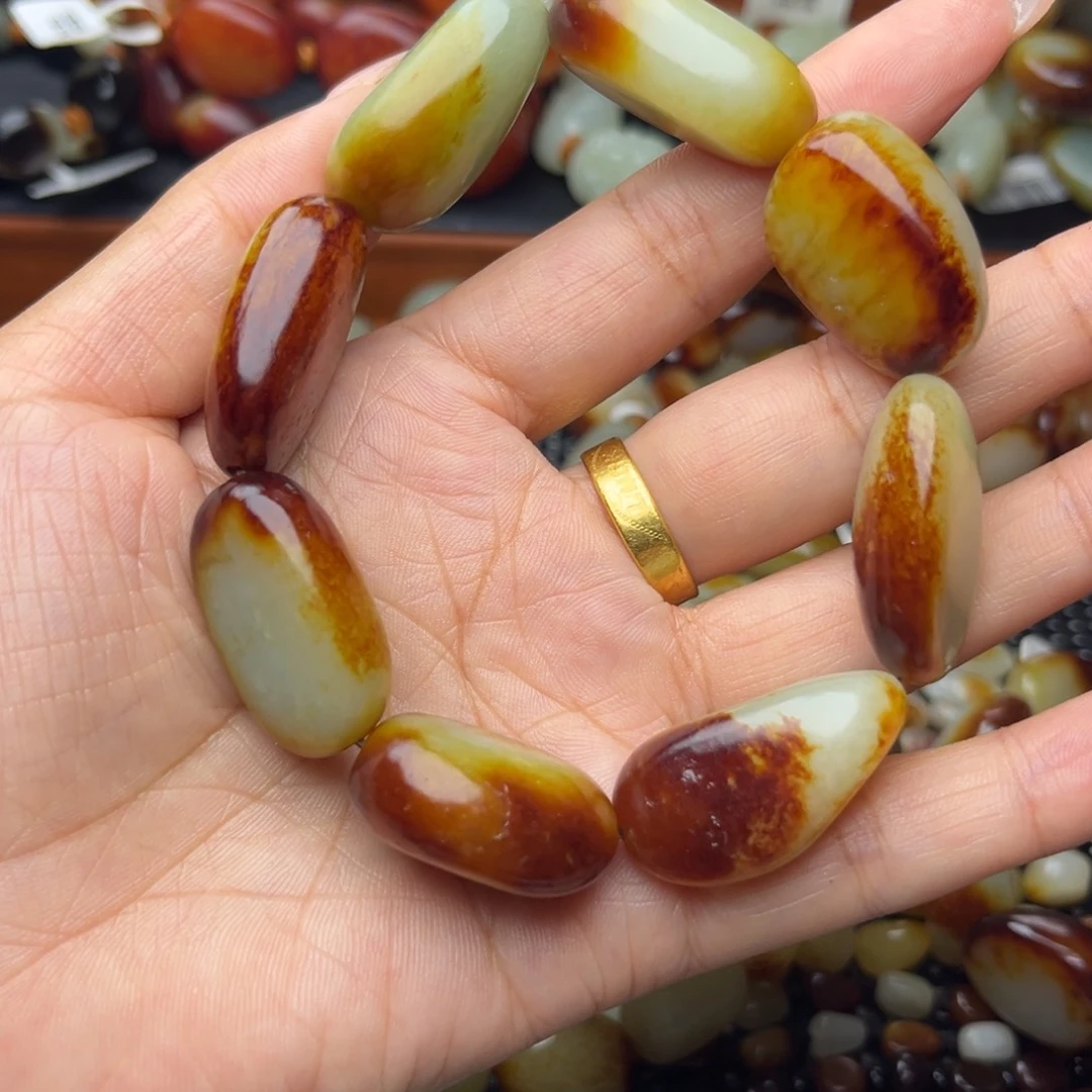 和田玉未镶嵌颈饰冬****阳