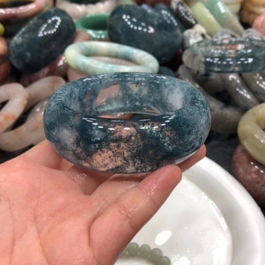 未镶嵌石英质玉珠宝半成品李**❓