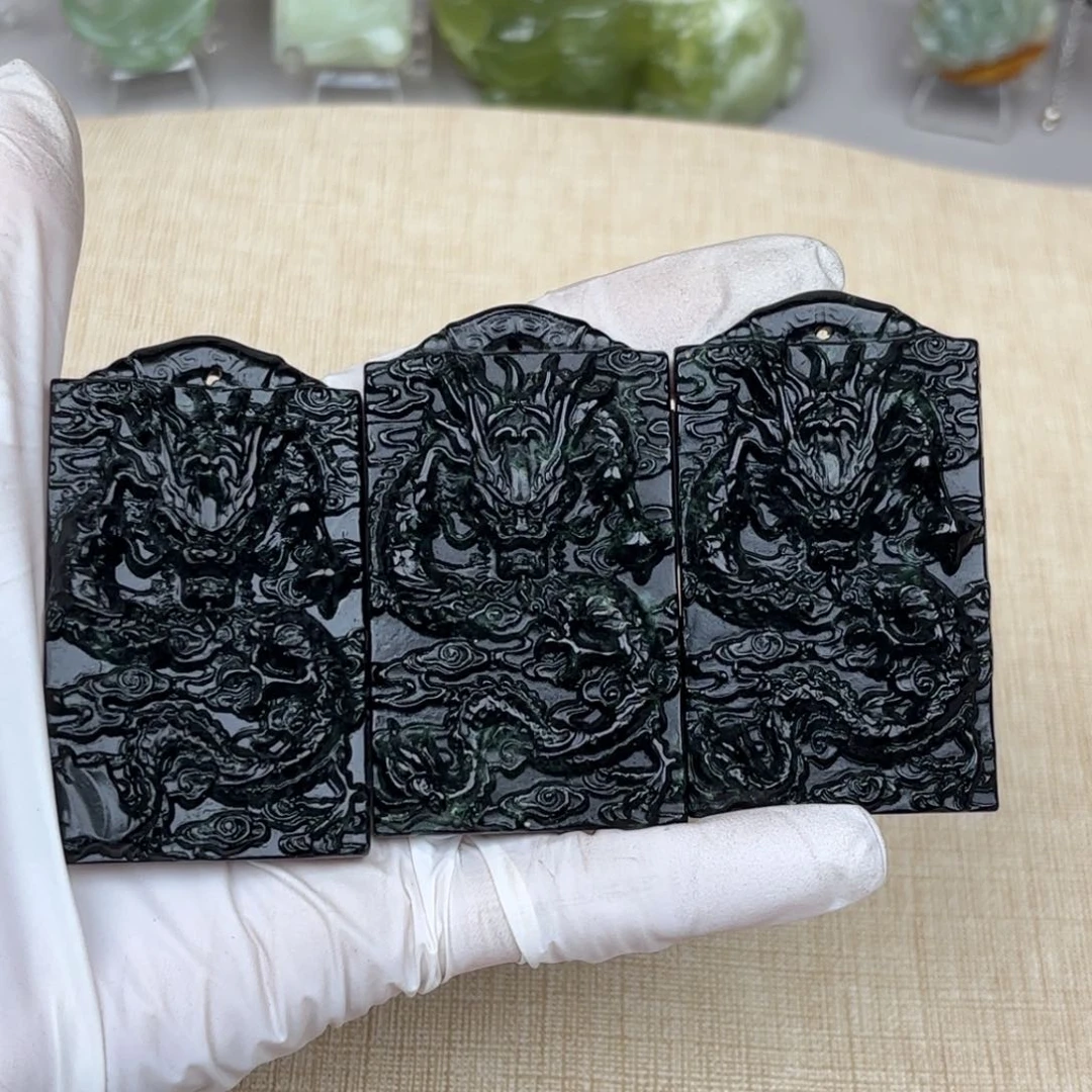 蛇纹石玉颈饰未镶嵌平*