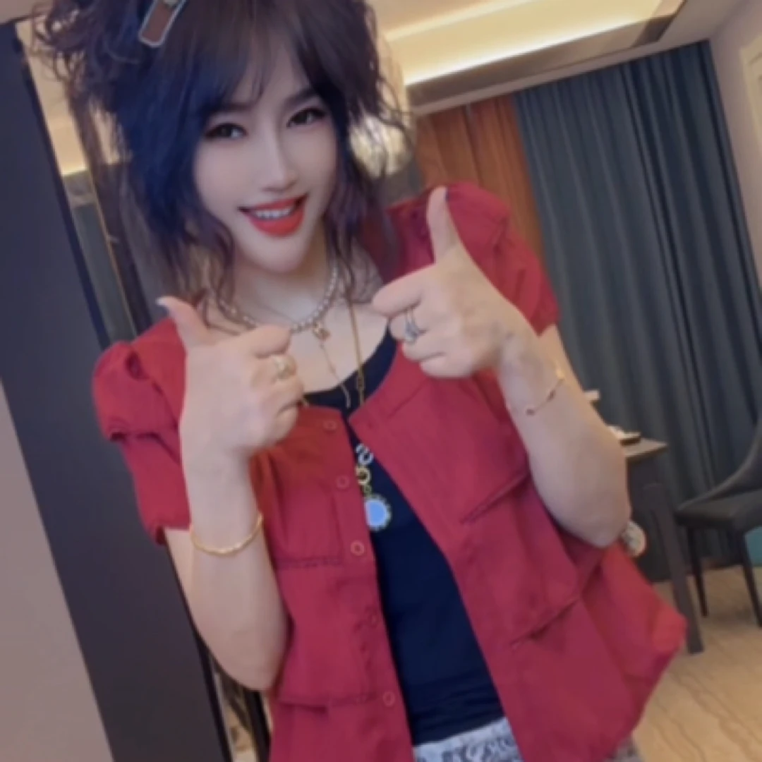 短袖衬衫女款2025新款爆款夏季法式上衣红色小衫高级感衬衣
