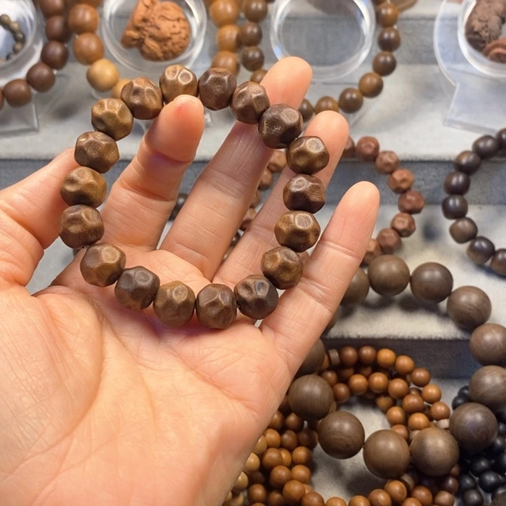 ****O手串/手链檀香木老山檀奶香味1.2黑肉风化料纯手工