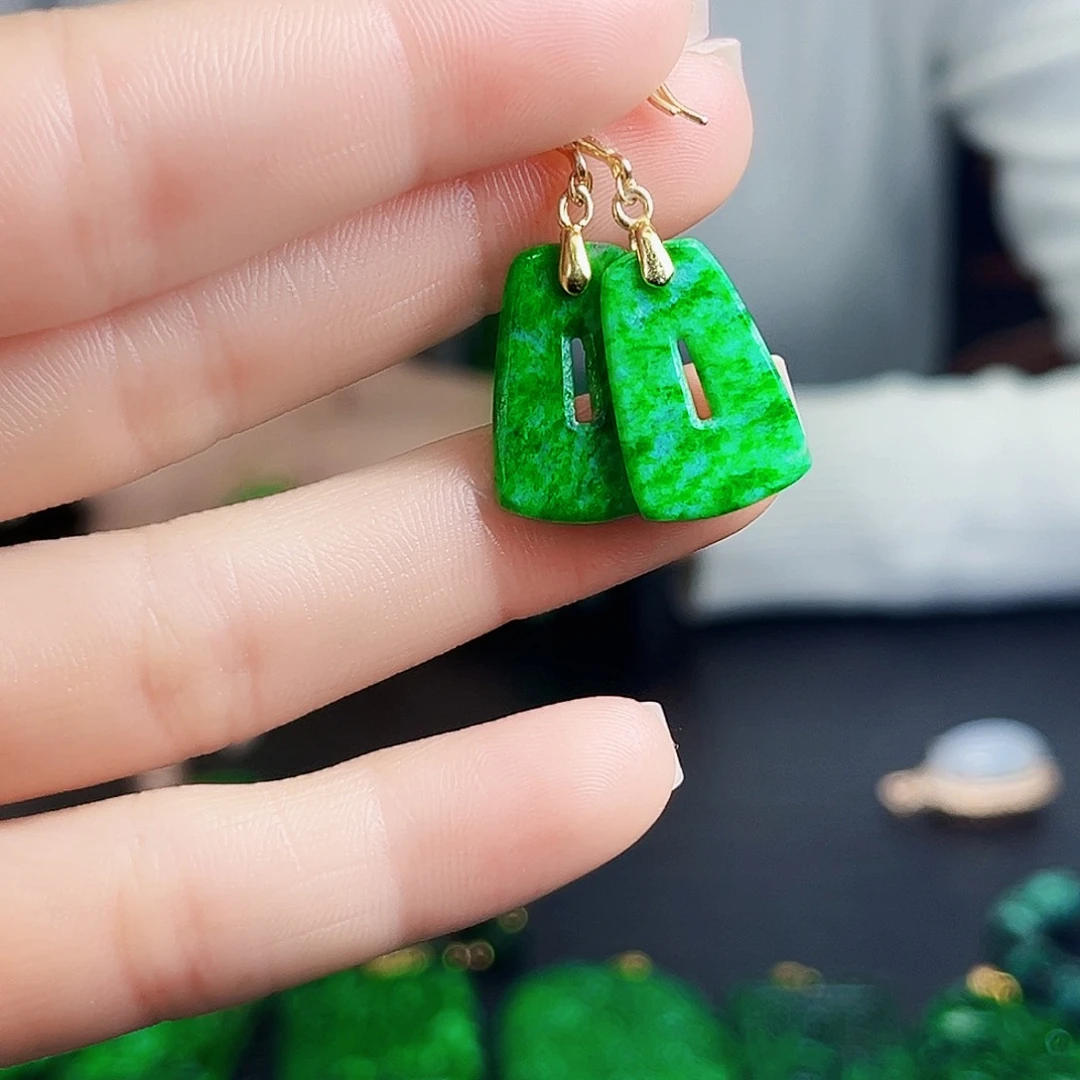 颈饰银S925镶嵌翡翠多样性