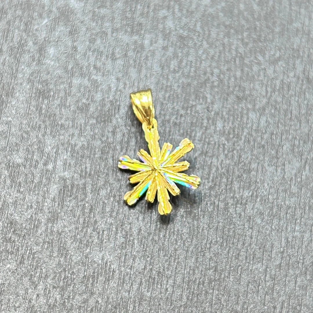 【店长专享】18K金七彩小雪花吊坠ZBKJD365