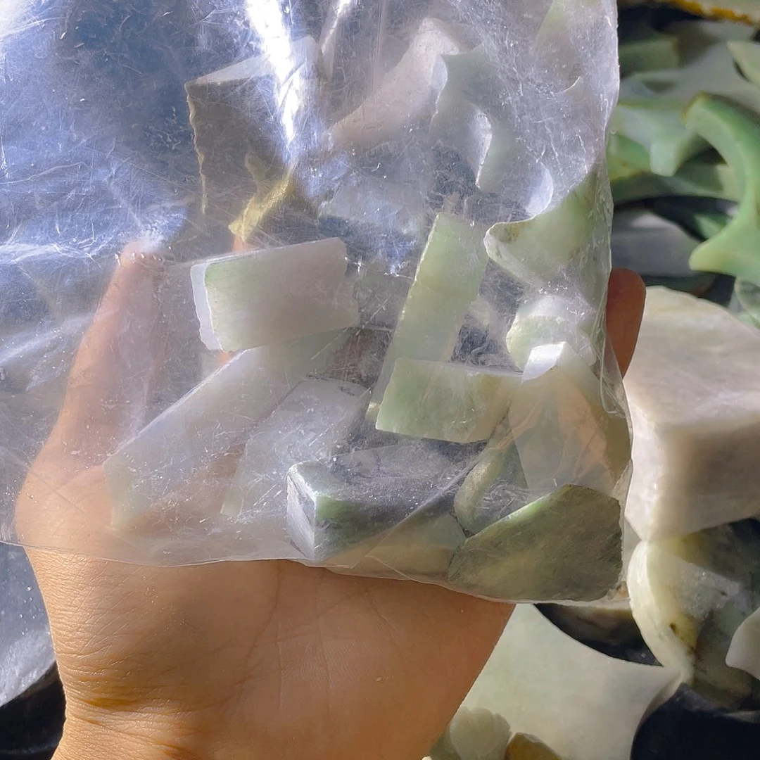 翡翠挂件未镶嵌翡翠毛料片料