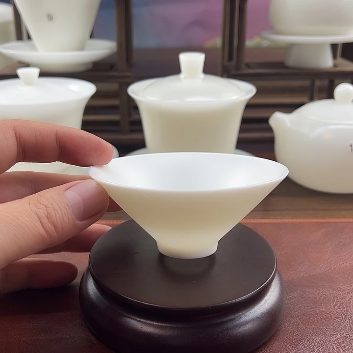纯白素烧羊脂玉瓷85ml斗笠主人杯
