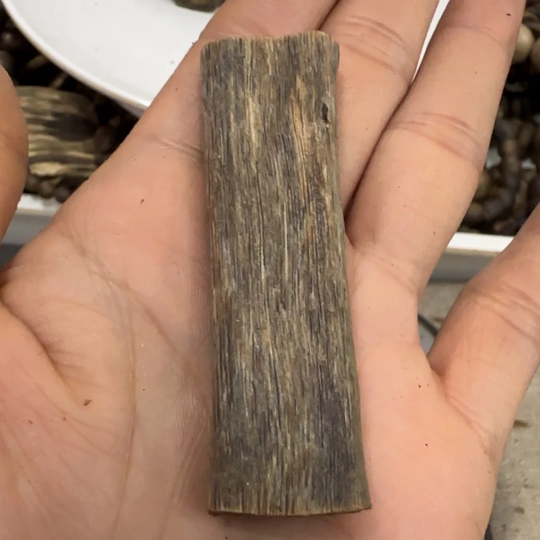 沉香木摆件棋楠沉香99分素牌块料7克