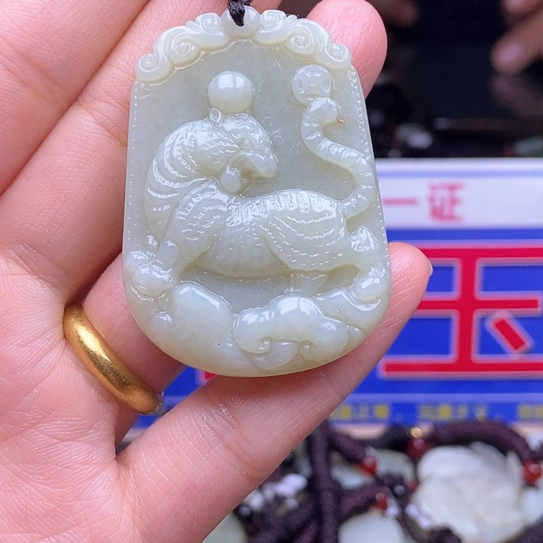 颈饰未镶嵌和田玉