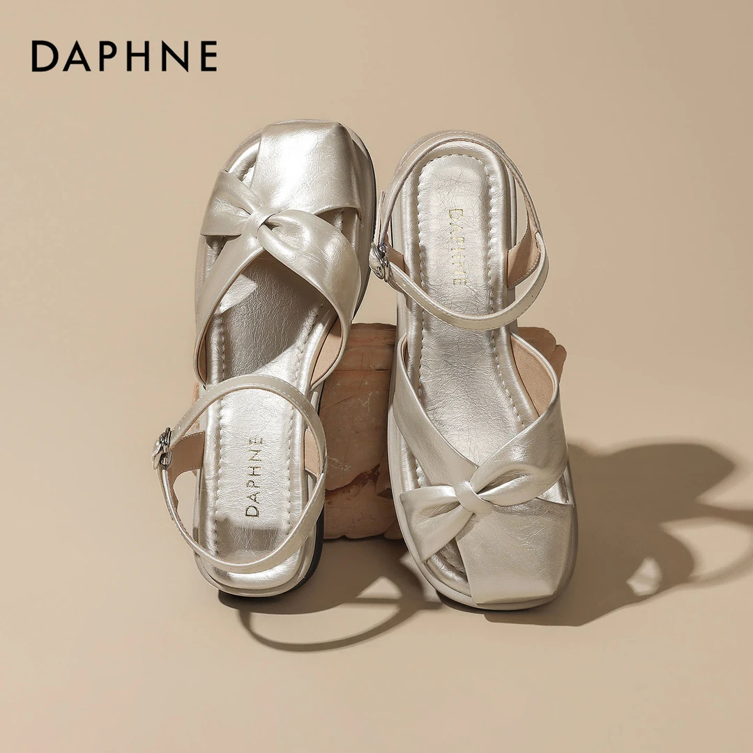 达芙妮新款凉鞋女款25夏季外穿时尚高级感包头不累脚软底时装凉鞋