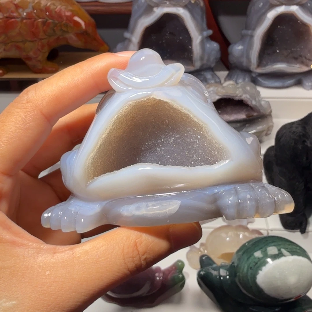 兢***叶玛瑙/玉髓未镶嵌挂件