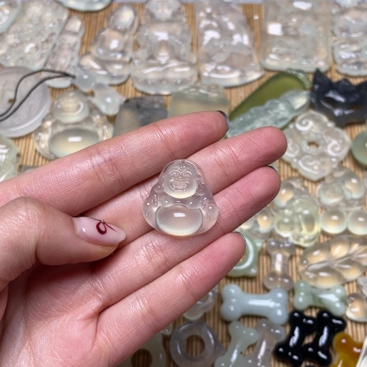 蛇纹石玉颈饰未镶嵌Y****G