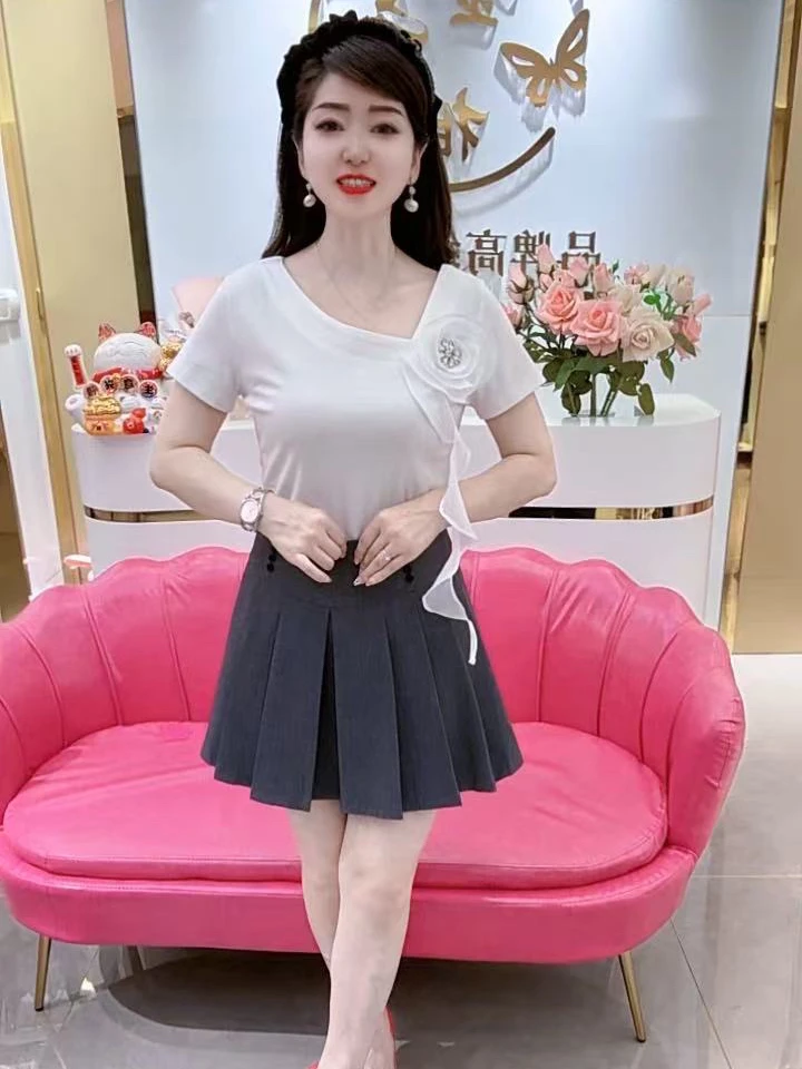高级重工订珠刺绣花朵减龄洋气百搭修身时尚韩版短袖夏季夏装女士