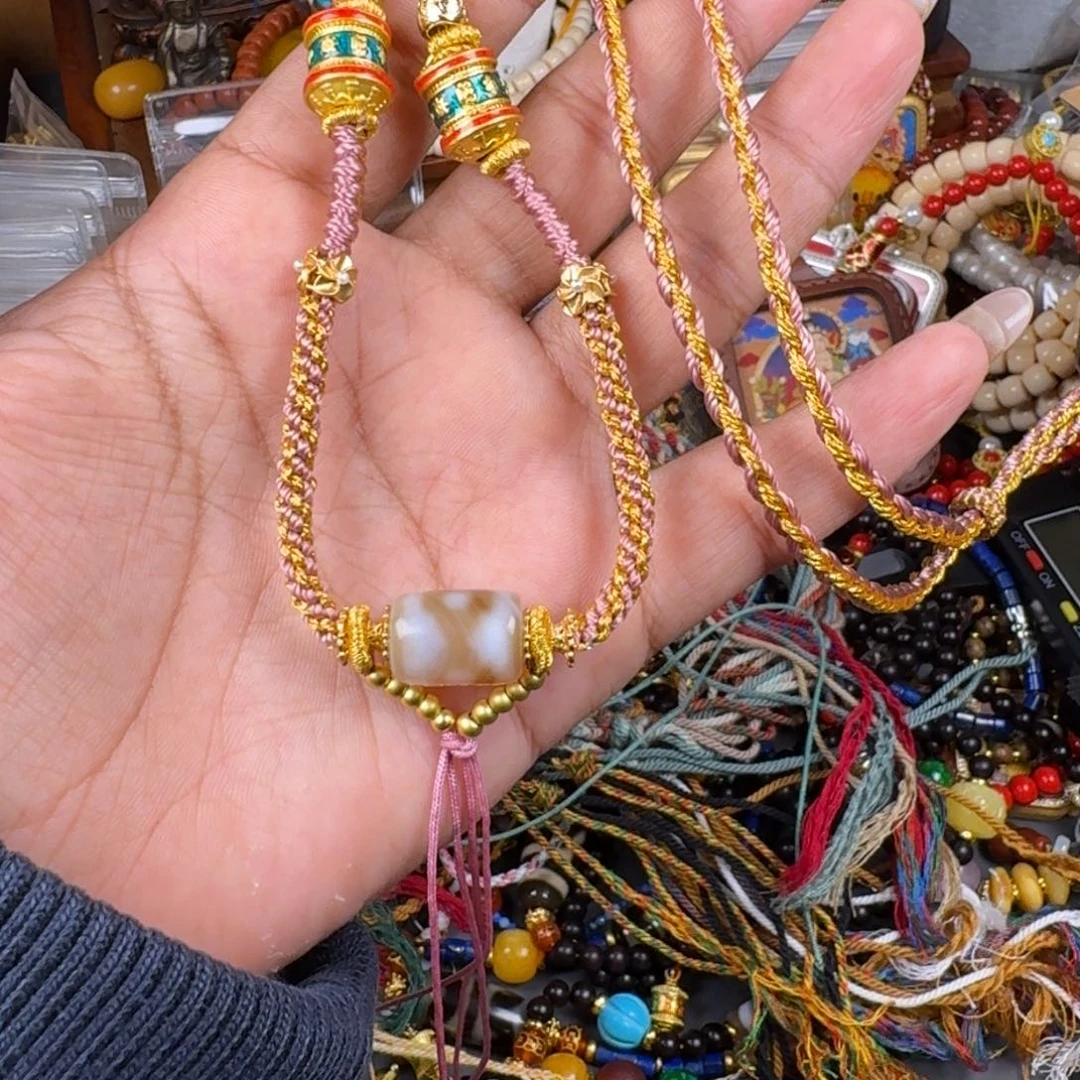 泥塑s****?藏式风格彩绘泥塑擦擦