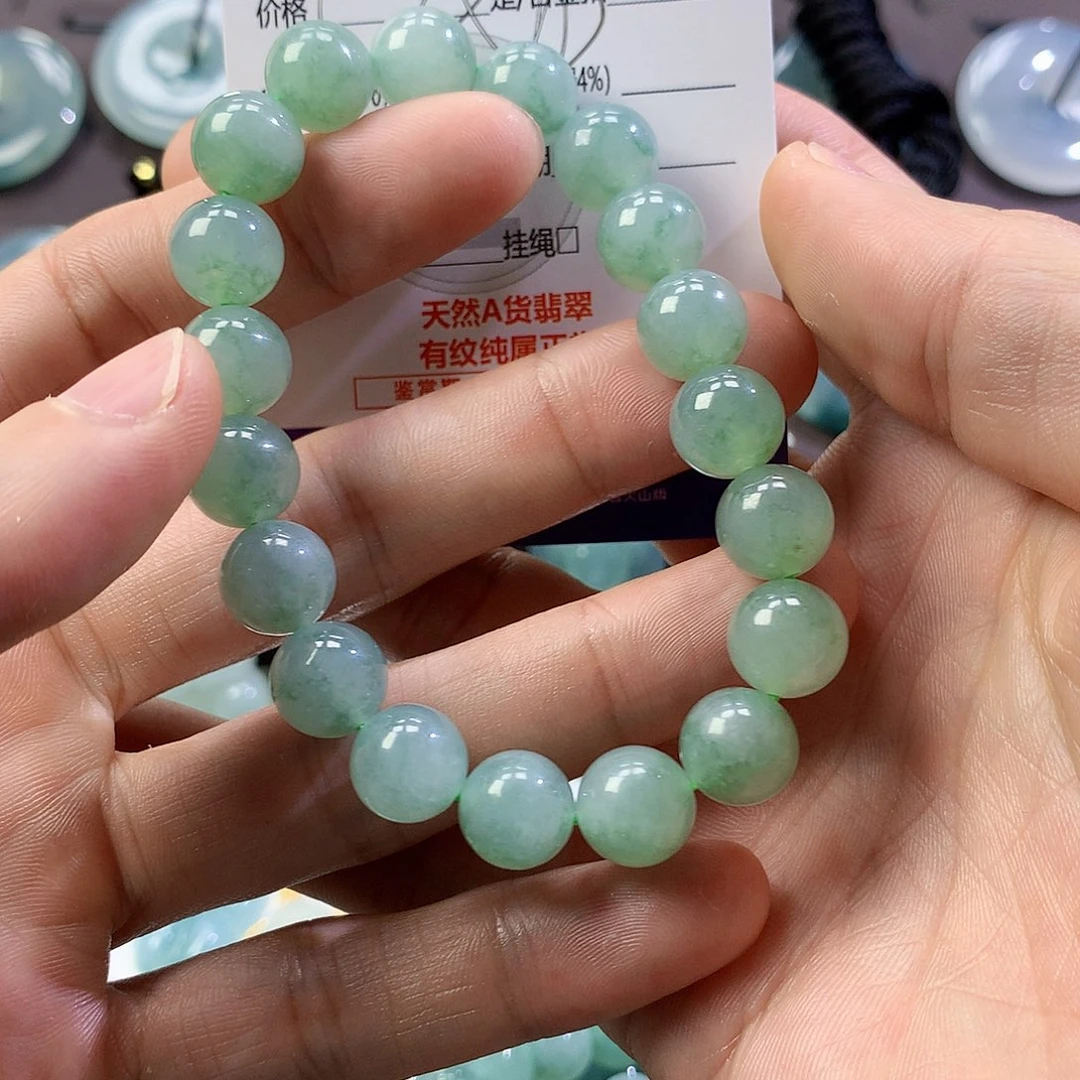翡翠颈饰未镶嵌手串