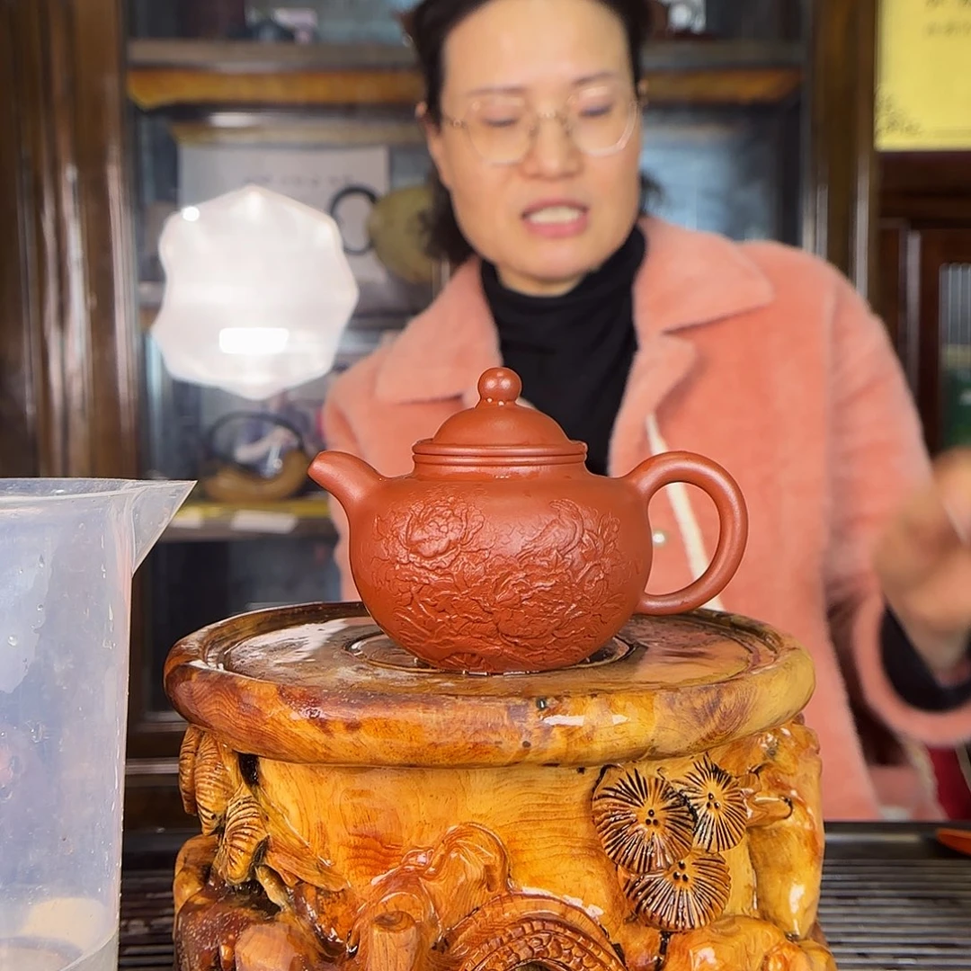 紫砂茶壶任伟红老师。