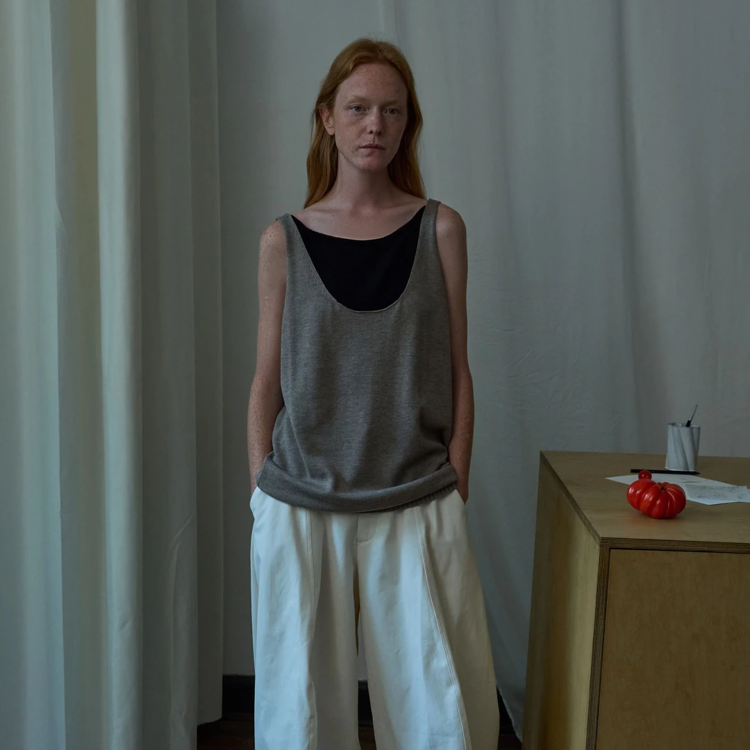 【LAMRONS】25早春LMRS06KNT3202 设计师潮流露背背心