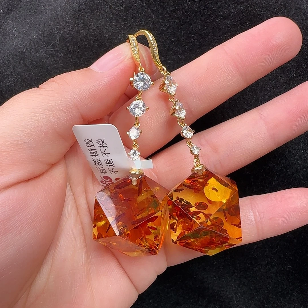 琥珀未镶嵌珠宝奇石